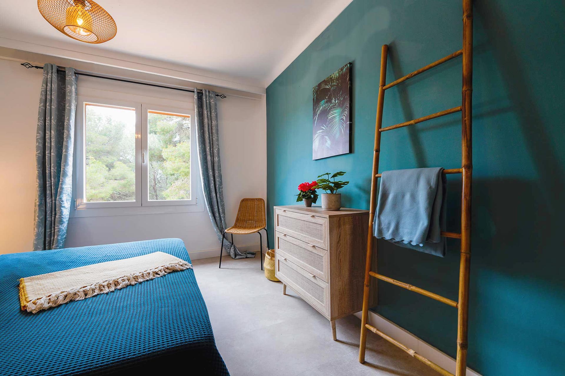 Das 2. Schlafzimmer. Gemütliches relaxen. Natülrich mit Klimaanlage.